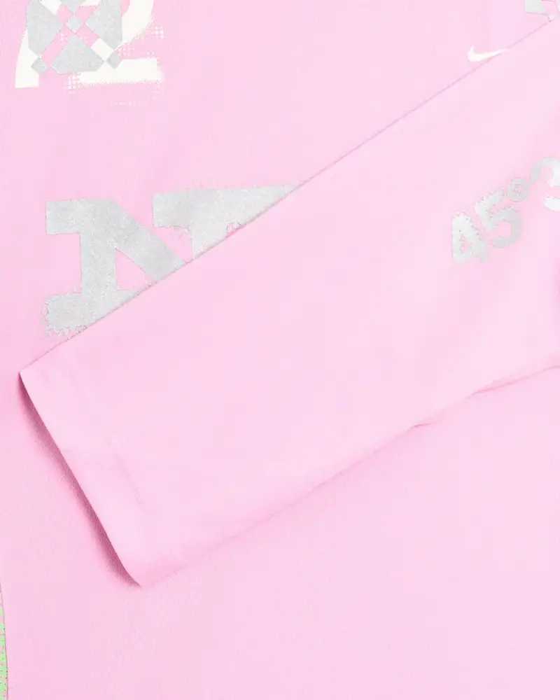 T-shirt graphique manches longues Nike Running Femme Rose